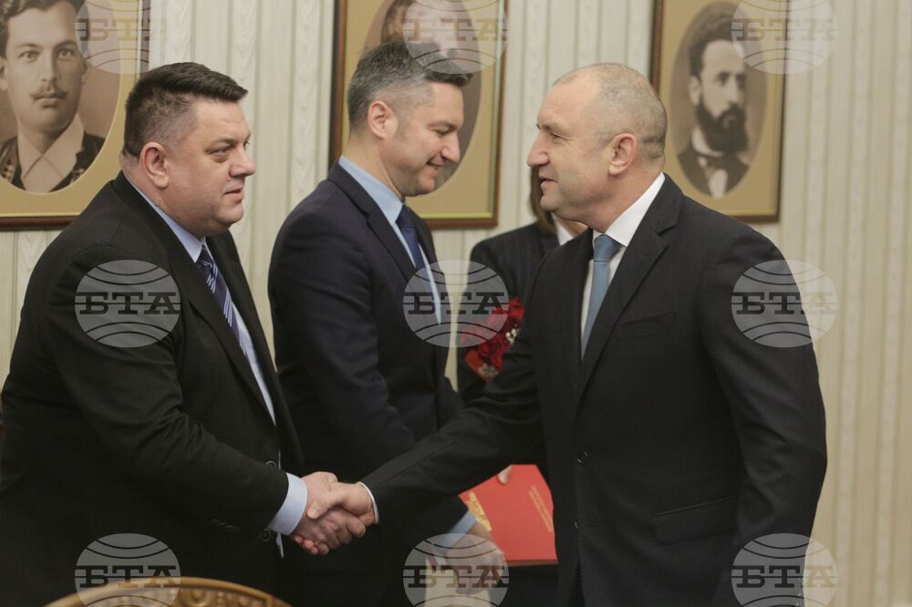 Румен Радев - БСП за България - мандат - връчване