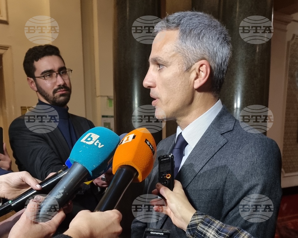 Парламент - Андрей Гюров - коментар 