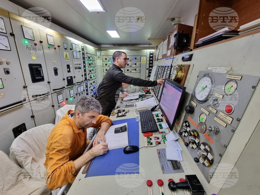 Bulgarian navy research ship bound for Antarctica - Propulsion and Manoeuvrability