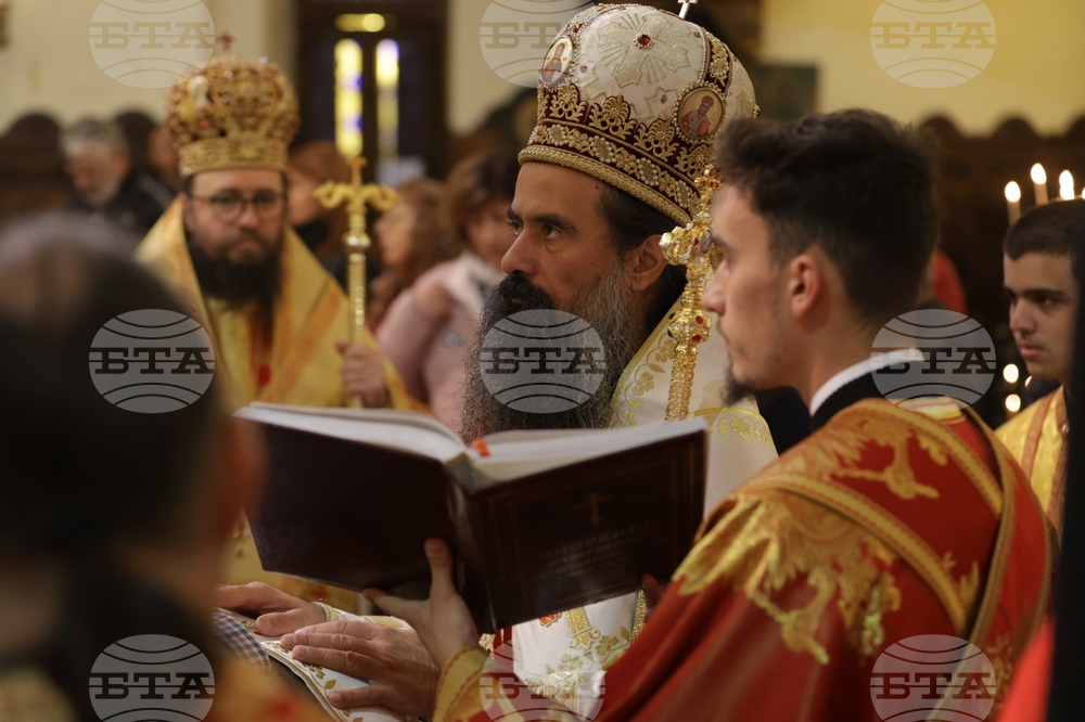 Храм „Св. мъченица Параскева“ - патриарх Даниил - литургия