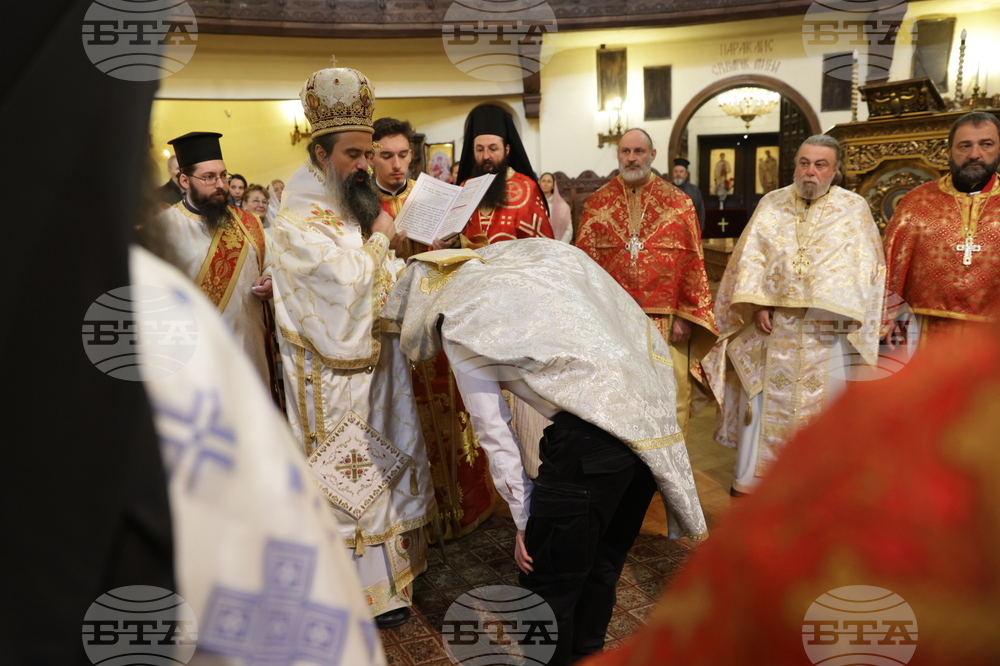 Храм „Св. мъченица Параскева“ - патриарх Даниил - литургия