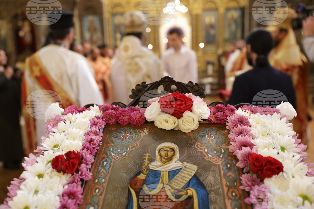 Храм „Св. мъченица Параскева“ - патриарх Даниил - литургия