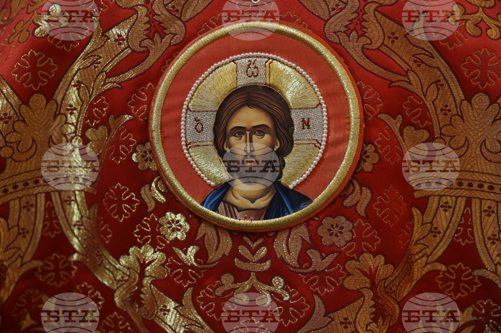 Храм „Св. мъченица Параскева“ - патриарх Даниил - литургия