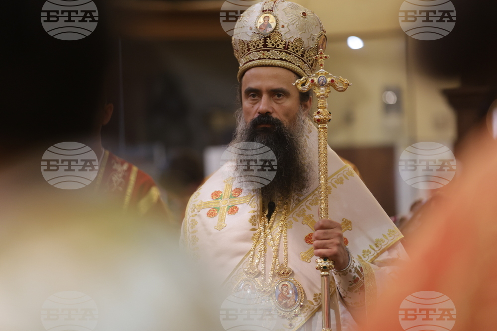 Храм „Св. мъченица Параскева“ - патриарх Даниил - литургия