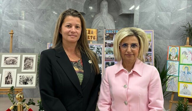 Българчета от Хасково и Гърция участваха в съвместна инициатива, посветена на Деня на народните будители