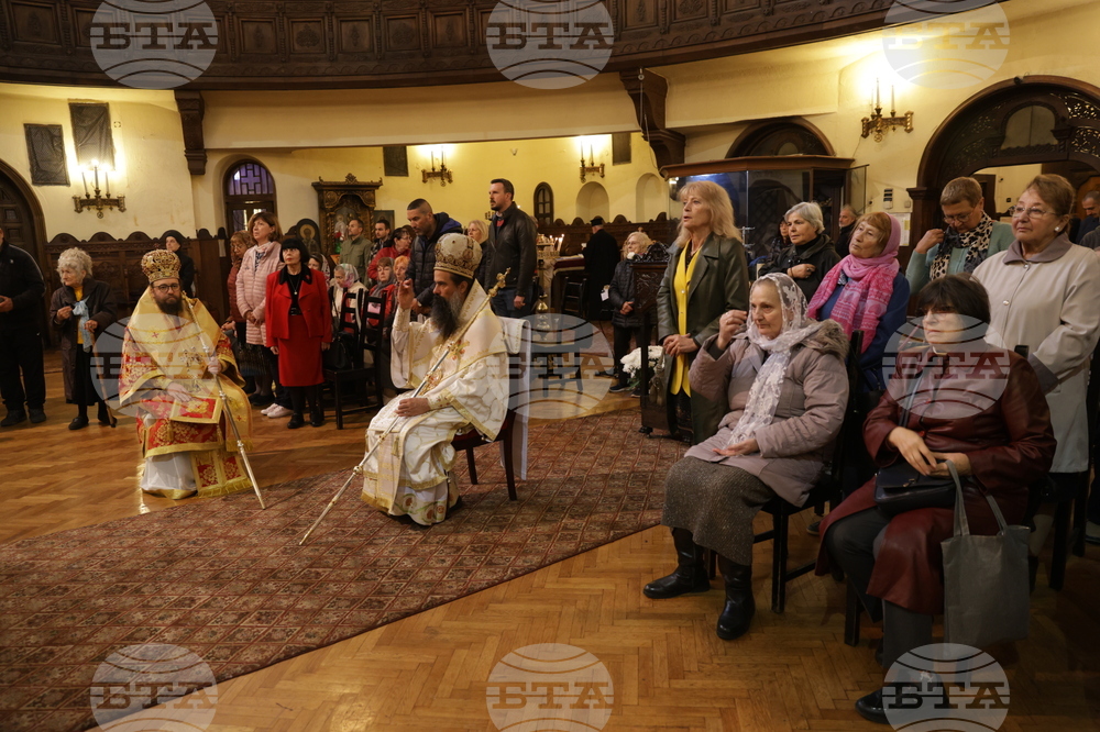 Храм „Св. мъченица Параскева“ - патриарх Даниил - литургия