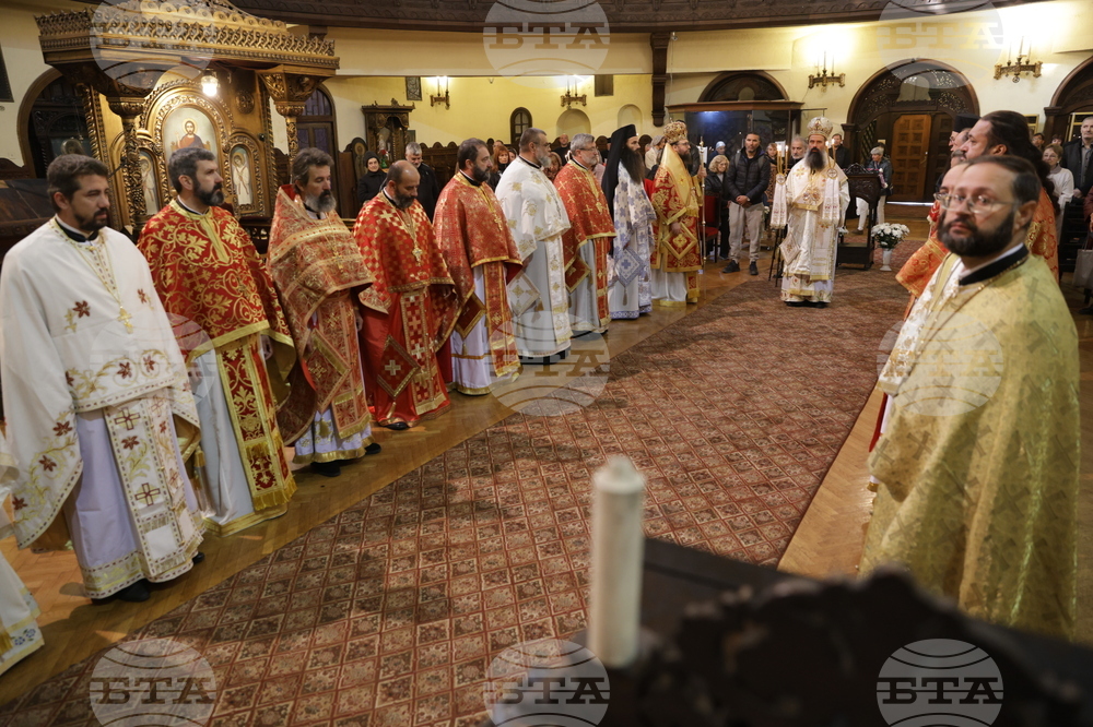 Храм „Св. мъченица Параскева“ - патриарх Даниил - литургия