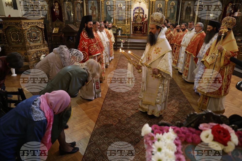 Храм „Св. мъченица Параскева“ - патриарх Даниил - литургия
