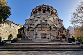 Храм „Св. мъченица Параскева“ - патриарх Даниил - литургия