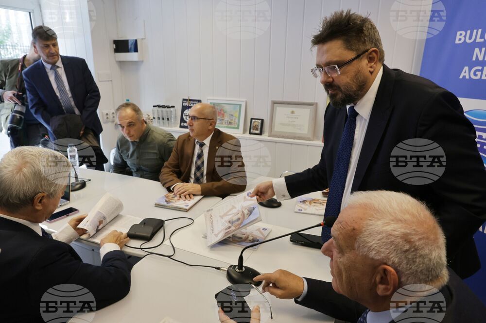 Национален пресклуб на БТА Букурещ - списание ЛИК - 155 години БАН - представяне
