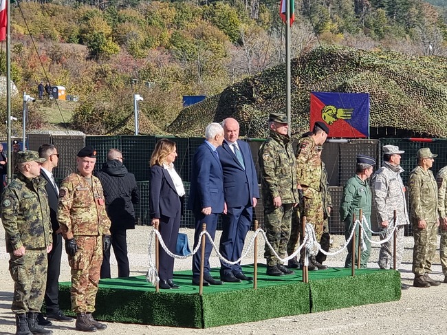 Премиерът и министърът на отбраната бяха гости на командно-щабно учение на Многонационалната бойна група на НАТО в България