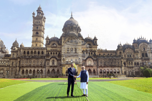 ЕФЕ: Испанският премиер Педро Санчес ще пътува до Индия за среща на върха за изкуствения интелект