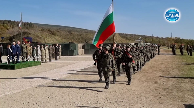 Премиерът и министърът на отбраната бяха гости на командно-щабно учение на Многонационалната бойна група на НАТО в България