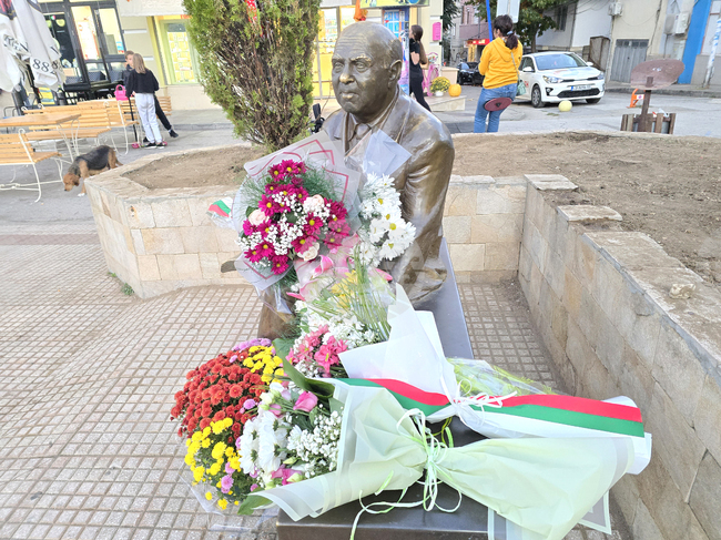 В Петрич ще бъде отбелязана 92-рата годишнина от рождението на поета Евтим Евтимов