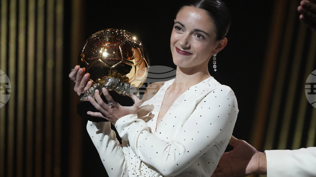 Носителката на "Златната топка" Айтана Бонмати счупи крака си по време на тренировка преди мача с Германия