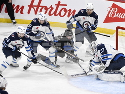 Maple Leafs Jets Hockey