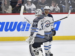 Maple Leafs Jets Hockey