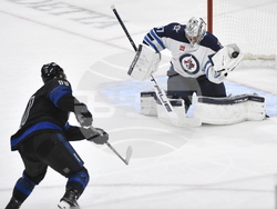 Maple Leafs Jets Hockey