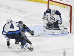 Maple Leafs Jets Hockey