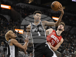 Rockets Spurs Basketball