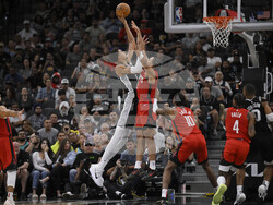 Rockets Spurs Basketball