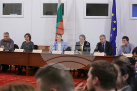 Парламент - кръгла маса - “Влияние на дезинформацията в условията на геополитически кризи”