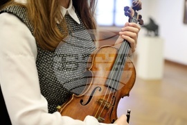 Галерия „Квадрат 500“ - Найден Тодоров - цигулки - връчване