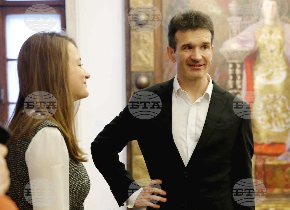 Галерия „Квадрат 500“ - Найден Тодоров - цигулки - връчване