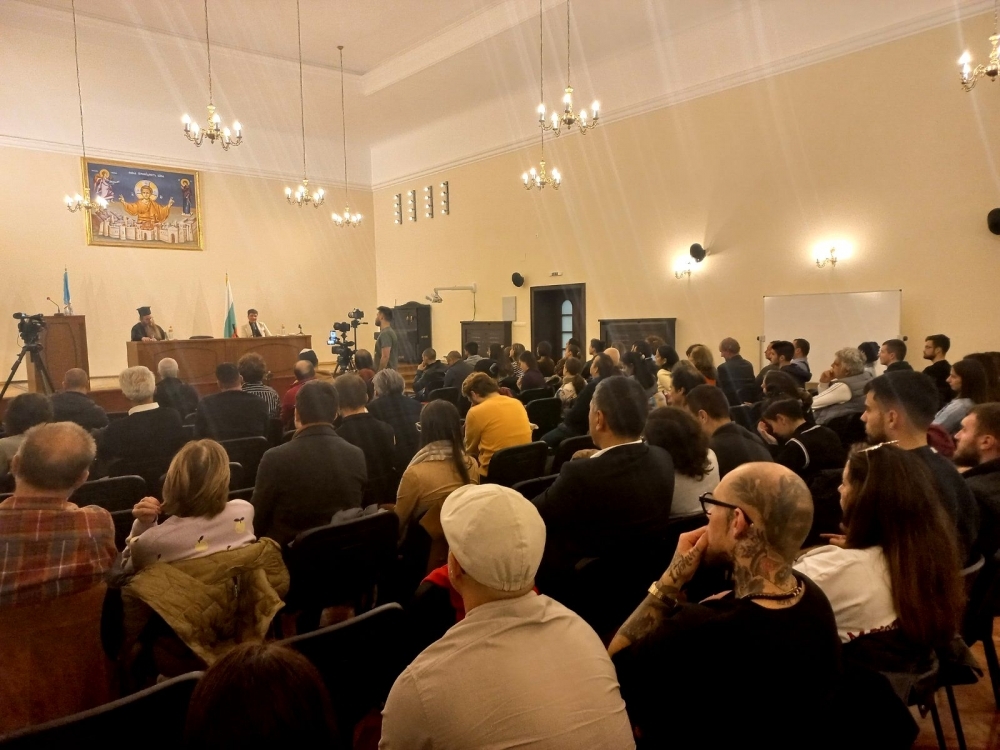 В Софийската митрополия се състоя беседа на тема "Будни на Хелоуин или будители за 1 ноември?"