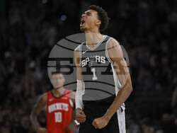 APTOPIX Rockets Spurs Basketball