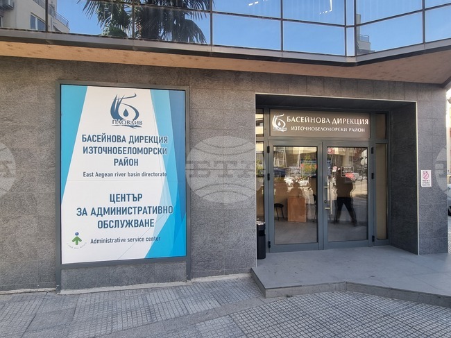 Заради намален дебит на водоизточника град Перущица е с установен режим на водата, засегнати са над 5 хиляди души