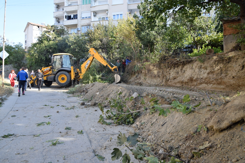Община Сандански започна изграждането на подпорни стени на ул. „Осогово“ и ул. „Пирин“