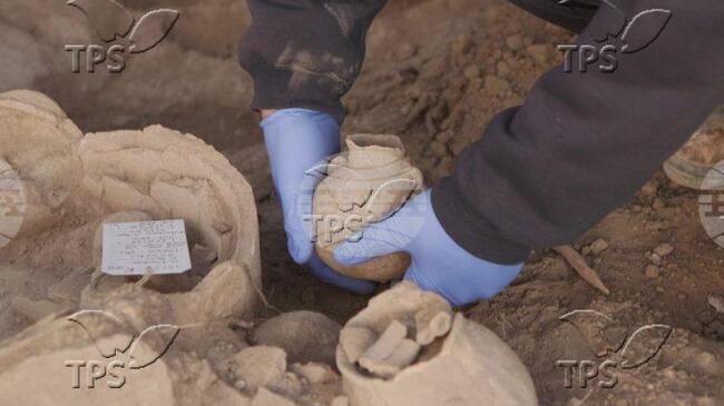 ТПС: Археолози в Израел откриха храм, който може да е от бронзовата епоха и да е най-старата обществена сграда в страната