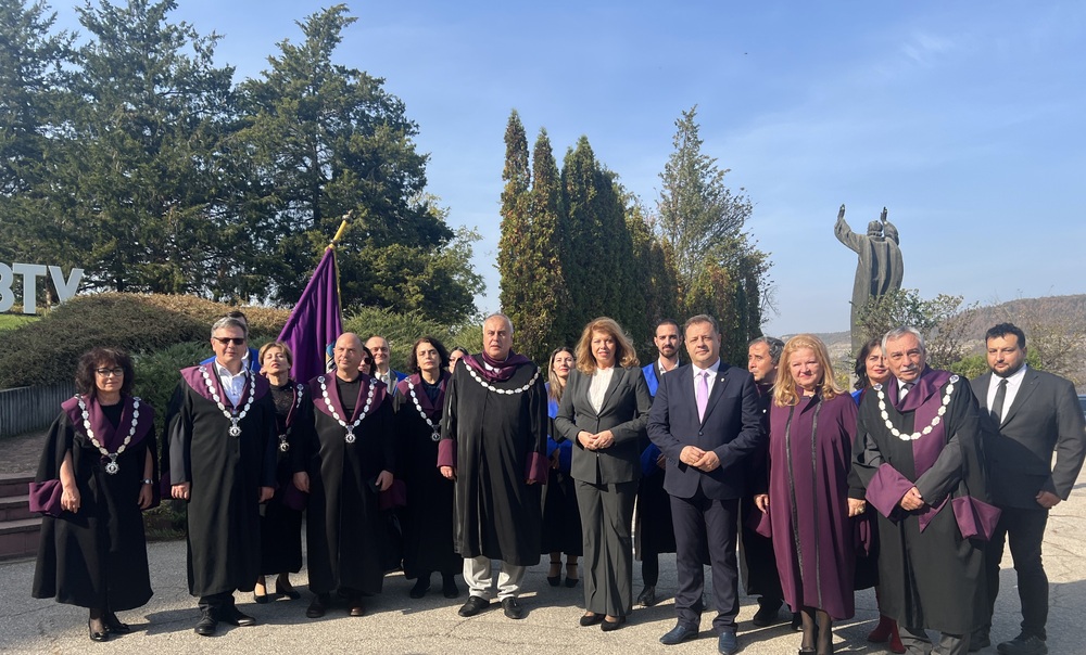 Вицепрезидентът: Да спрем да толерираме неграмотността и опитите да се разкъсват връзките в българското общество