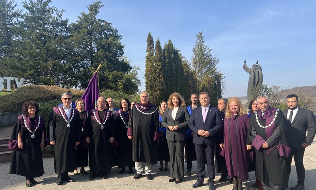 Вицепрезидентът: Да спрем да толерираме неграмотността и опитите да се разкъсват връзките в българското общество