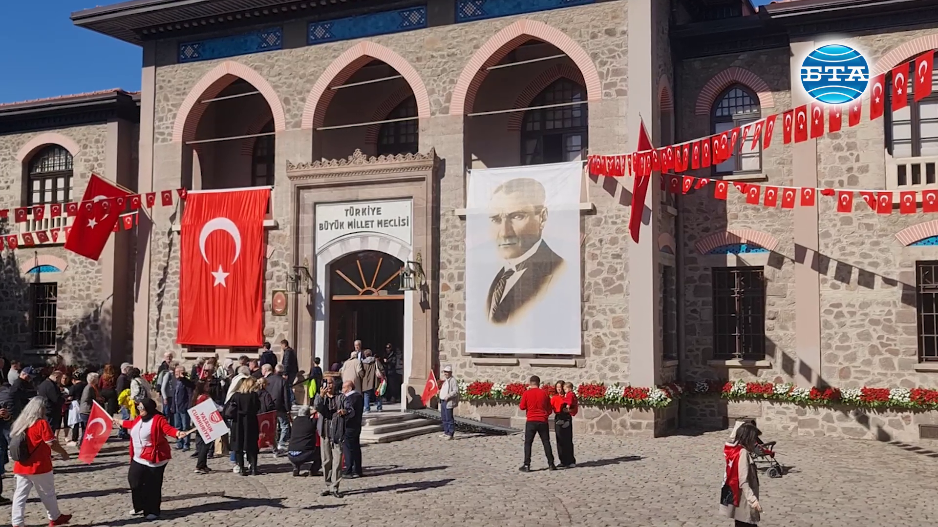 Изключително засилени са мерките за сигурност в Анкара на днешния национален празник