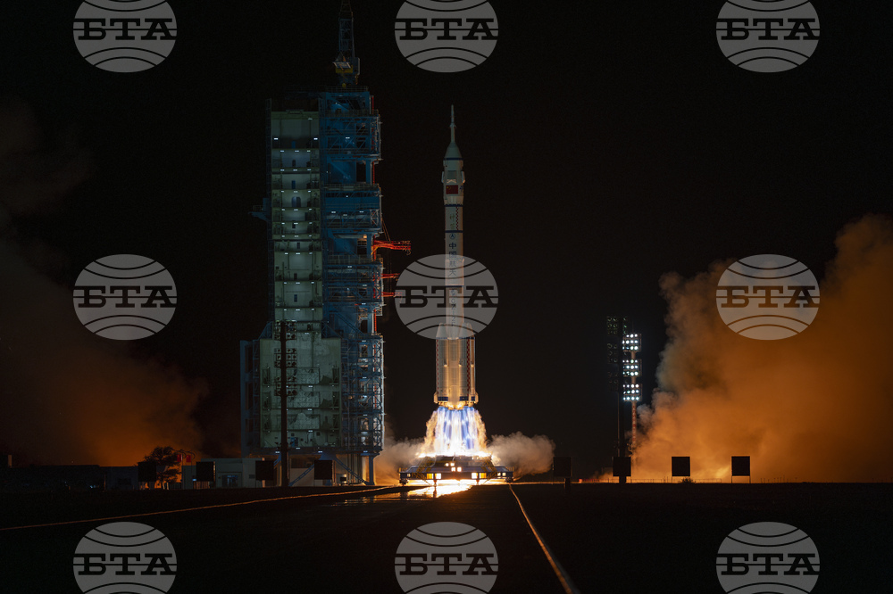 Китайската космическа станция ще посрещне първия чуждестранен астронавт - от Пакистан