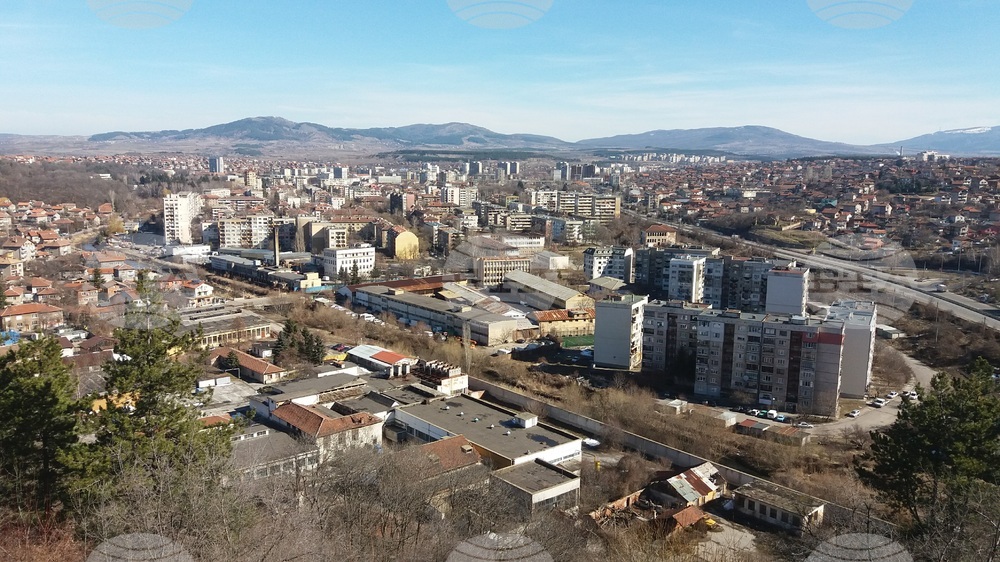 Установиха и задържаха извършители, откраднали камери за видеонаблюдение в Перник