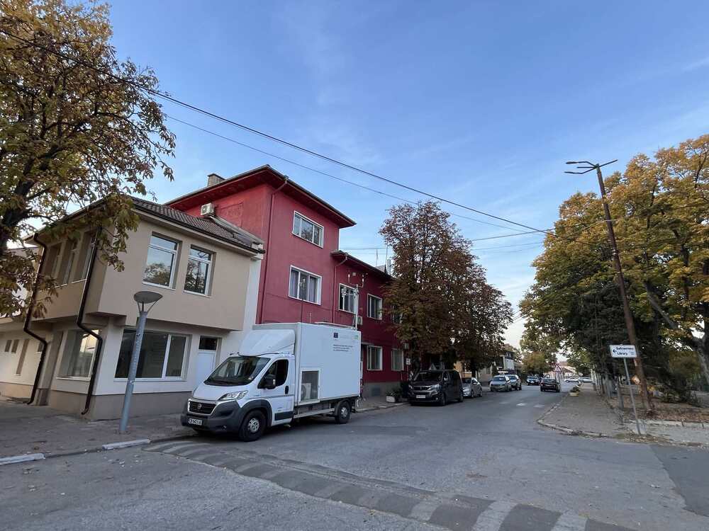 Завишени са и днес нивата на фини прахови частици и в двете автоматични станции на Пловдив след пожара на депото за утайки в Катуница