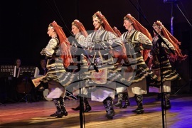 Добрич - aнсамбъл "Филип Кутев" - спектакъл - "Диви ягоди"