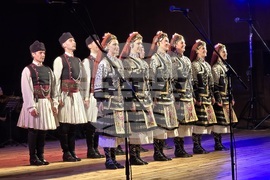 Добрич - aнсамбъл "Филип Кутев" - спектакъл - "Диви ягоди"