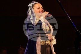 Добрич - aнсамбъл "Филип Кутев" - спектакъл - "Диви ягоди"