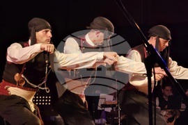 Добрич - aнсамбъл "Филип Кутев" - спектакъл - "Диви ягоди"