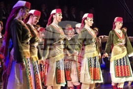 Добрич - aнсамбъл "Филип Кутев" - спектакъл - "Диви ягоди"