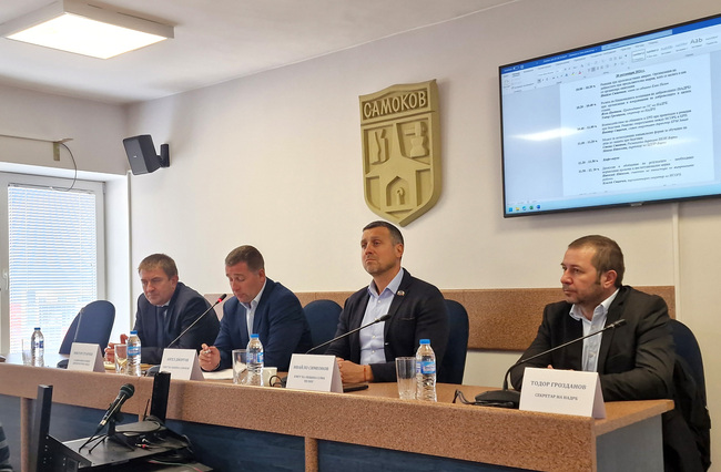 Сътрудничеството с местните власти е ключово за осигуряване на надеждно електрозахранване през зимата, каза директорът на "ЕРМ - Запад"