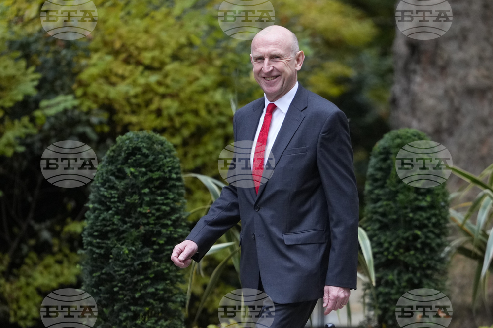 Великобритания каза, че е обучила 50 000 войници от Украйна