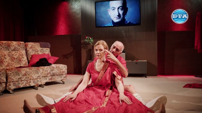 „Две обиколки на парка“ спасяват брака – в театъра на Армията