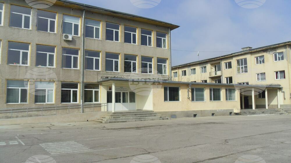 На тема „Единни в многообразието“ рисуват ученици за участие в конкурс по случай Международния ден на хората с увреждания