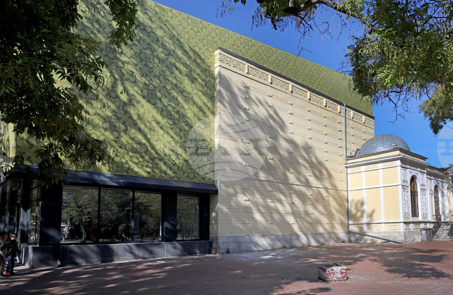 Сцена „Филиал“ на Варненския театър протече, ремонтират я до часове