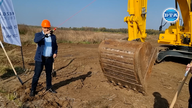 Изграждането на голям соларен парк започна край Силистра